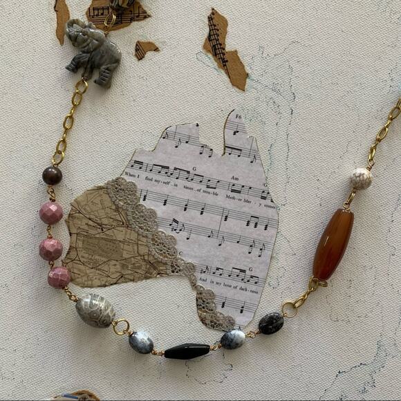 Boutique | Multi Beaded Necklace Elephant - Picture 3 of 6